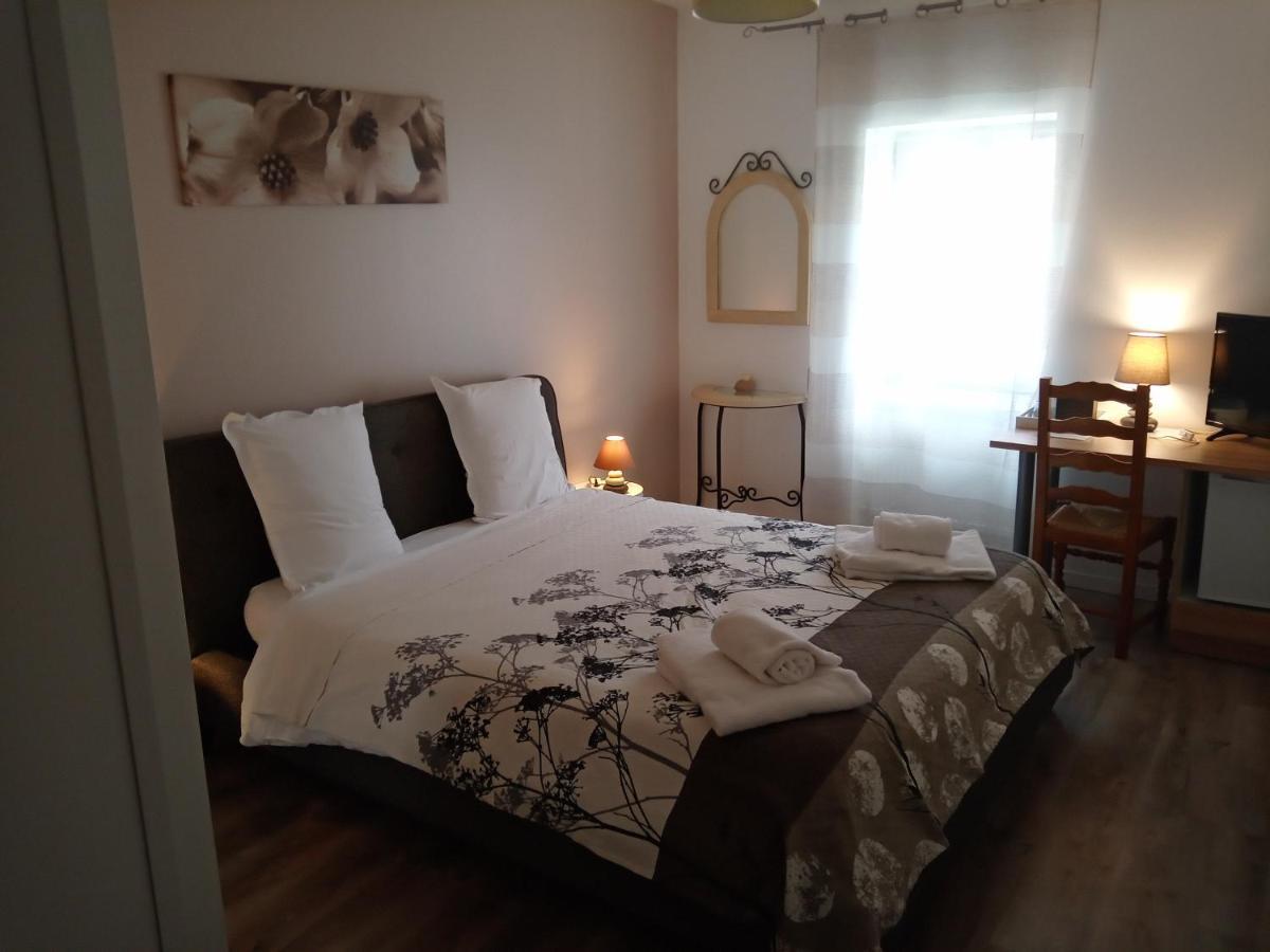 Hotel A Deux Pas Du Rheby Villebois Exteriér fotografie