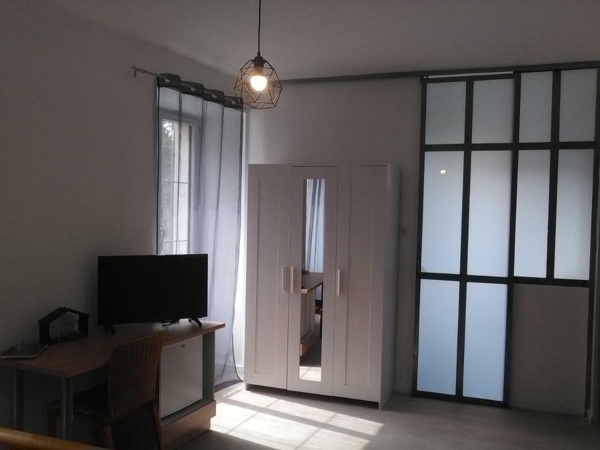 Hotel A Deux Pas Du Rheby Villebois Exteriér fotografie